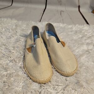OluKai Mens Slip On Espadrille Loafer Shoes Beige Casual Comfort EUC Size 9